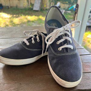 Women's Champion Originals Sneaker Size 8